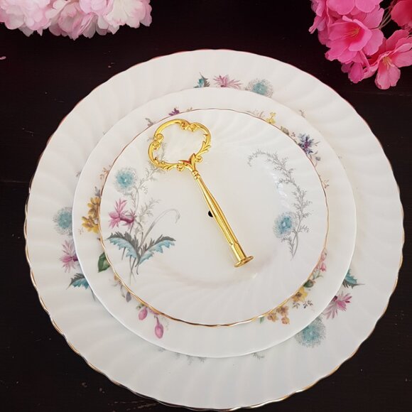 Handmade 3 Tier Bone China Cake Stand Floral Dessert Serving Tray - Picture 6 of 9